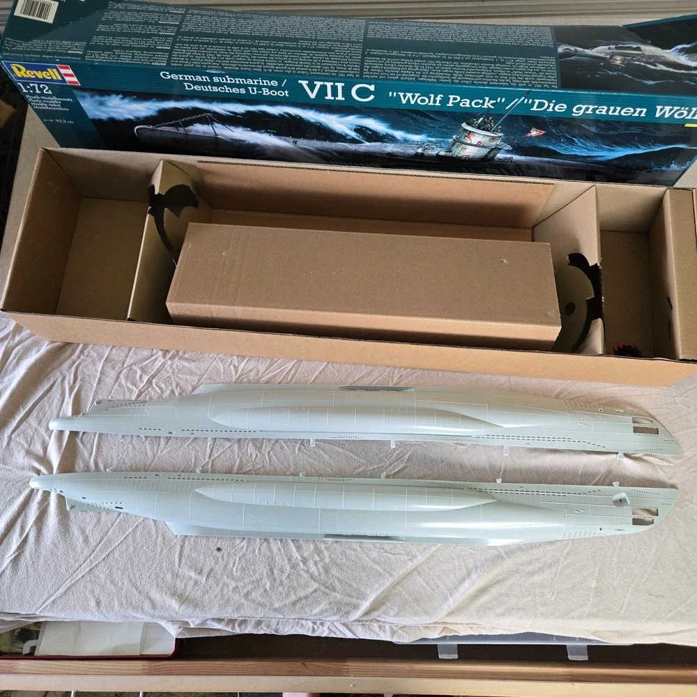 Revell Vintage 1/72 German Submarine Type VII C Wolf‎ Pack Model Kit 05015